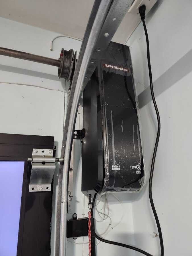 Garage door Service in Oro-Medonte Ontario by Yitav Garage Doors